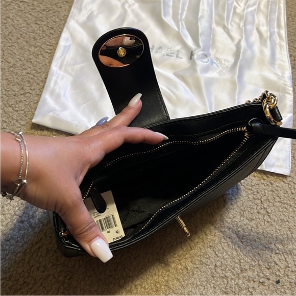 Michael Kors purse - Picture 9 of 17